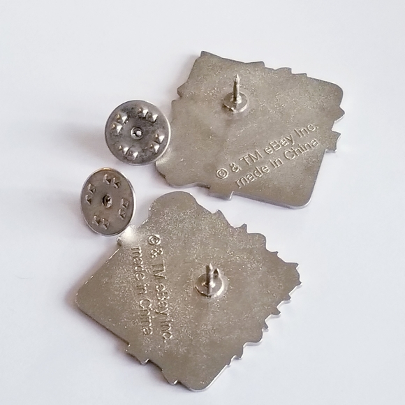 Enamel pin lot of 2 reseller convention Ebay Live - Picture 9 of 10